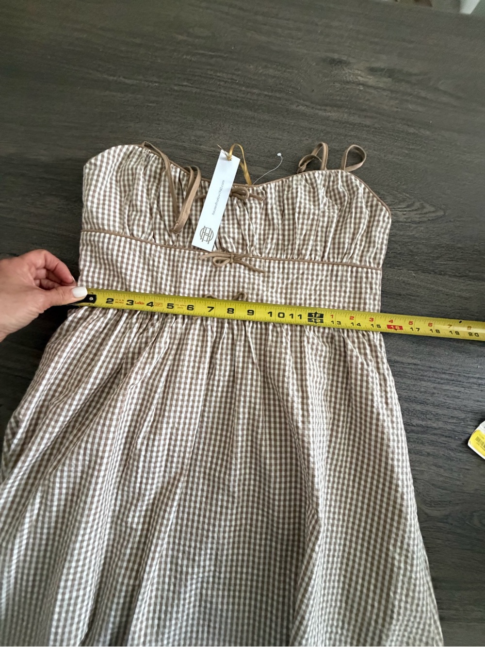 House of Harlow 1960 Beige Gingham Smocked Midi Dress - Picture 9 of 10